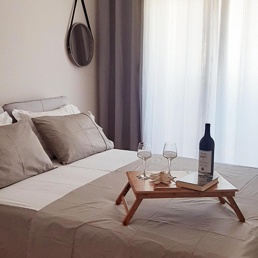 Lux Apartment Portovista بار المظهر الخارجي الصورة