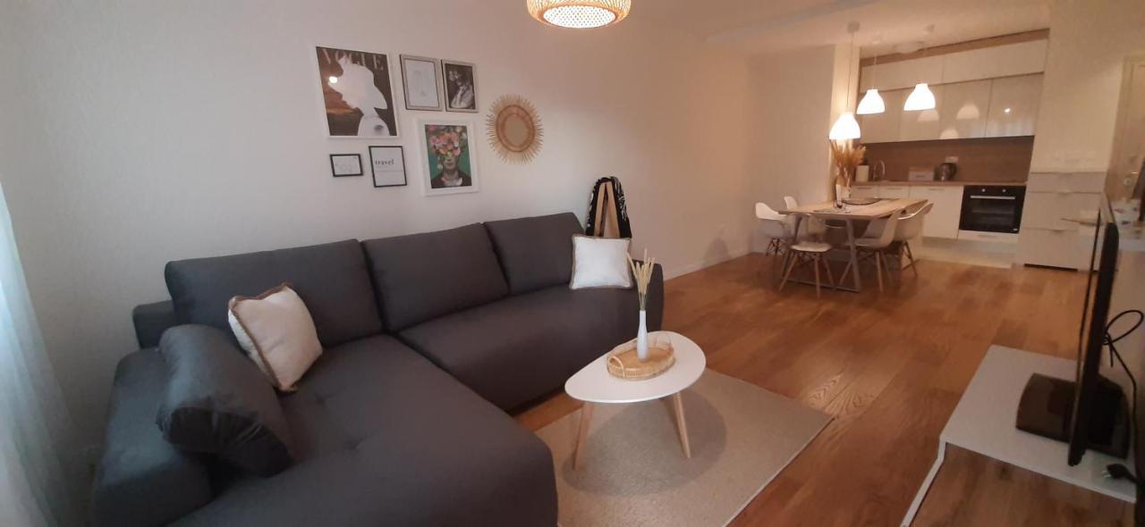 Lux Apartment Portovista بار المظهر الخارجي الصورة