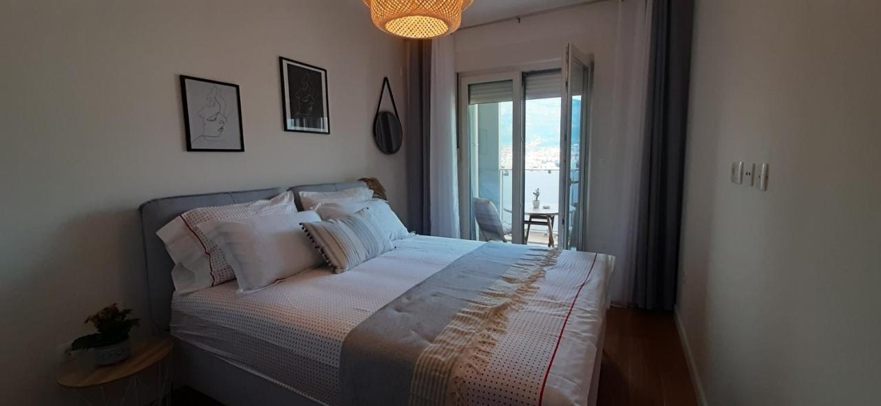 Lux Apartment Portovista بار المظهر الخارجي الصورة