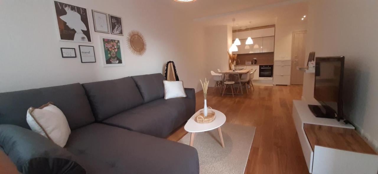 Lux Apartment Portovista بار المظهر الخارجي الصورة