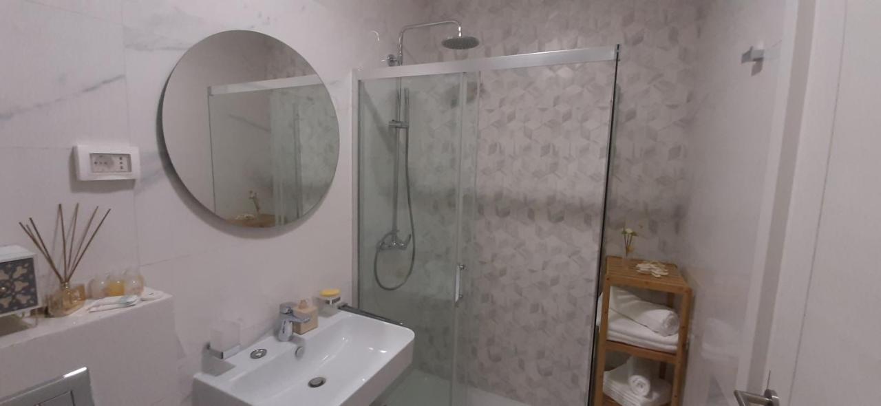 Lux Apartment Portovista بار المظهر الخارجي الصورة