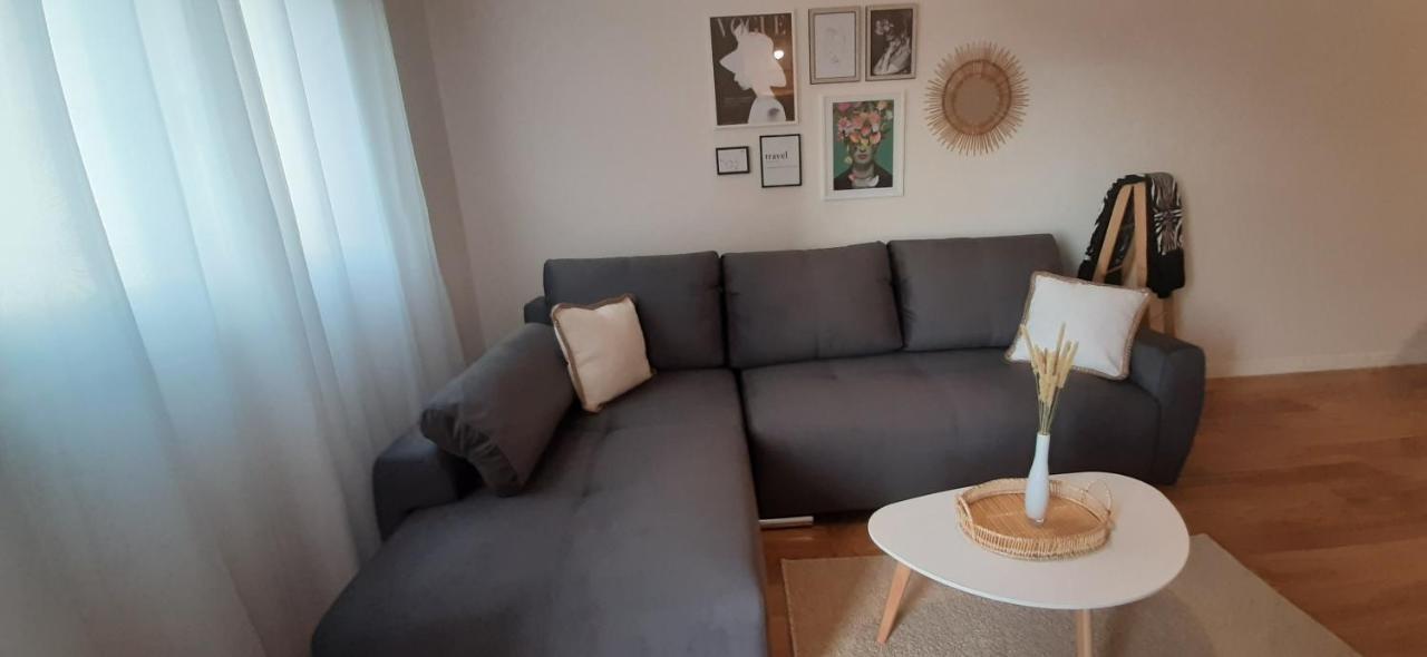 Lux Apartment Portovista بار المظهر الخارجي الصورة